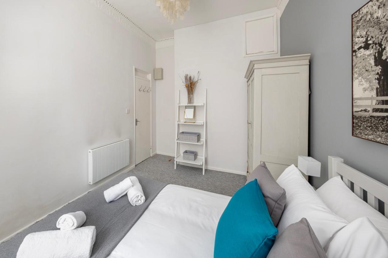 Super City Centre Apartment - Two Bedrooms, Perfect Location Bath Luaran gambar