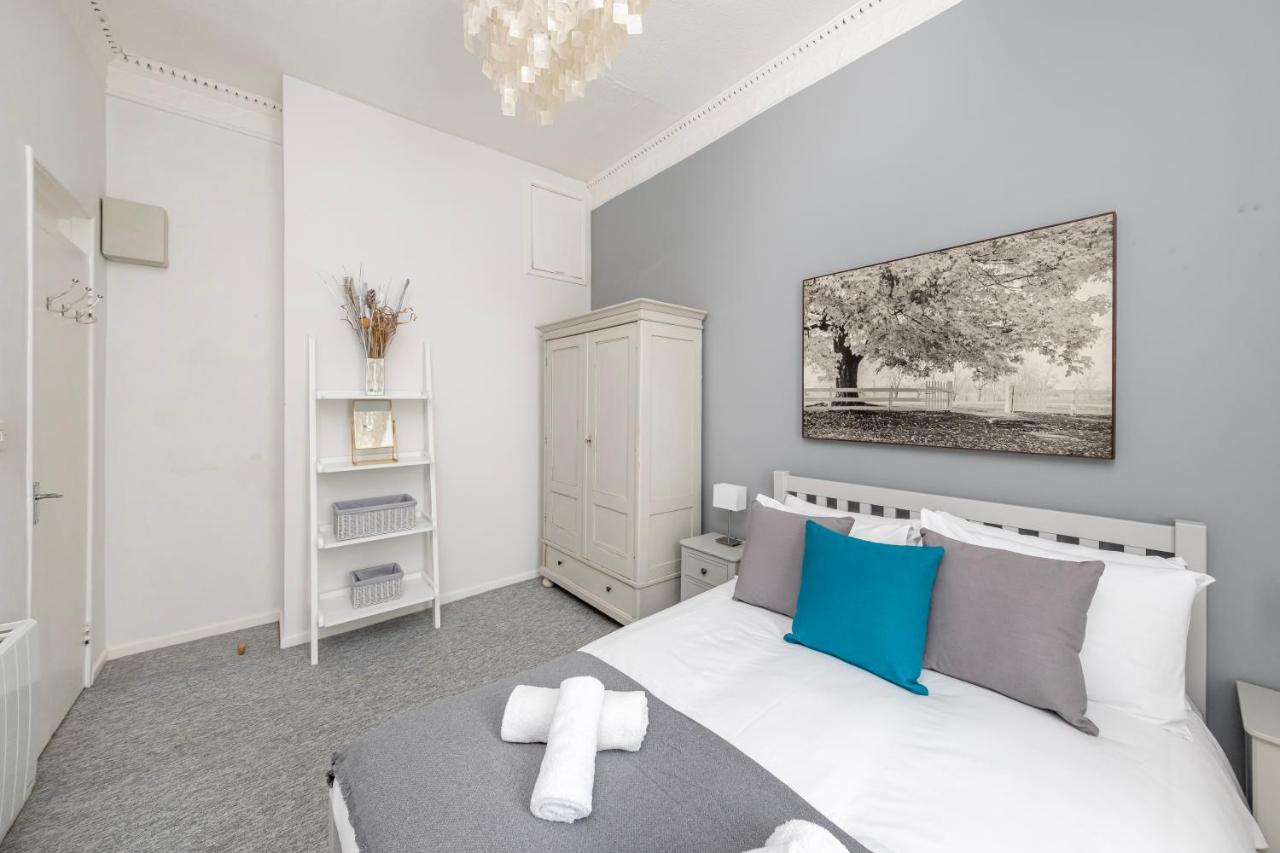 Super City Centre Apartment - Two Bedrooms, Perfect Location Bath Luaran gambar